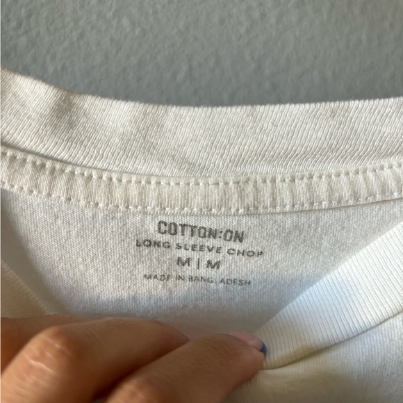 Cotton On Graphic Long Sleeve - Picture 3 of 4